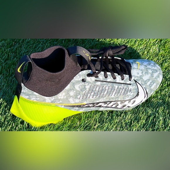 $125 Nike Vapor Edge Pro 360 2 Volt Football Cleats- FB8443-703 10-14 - Picture 2 of 9